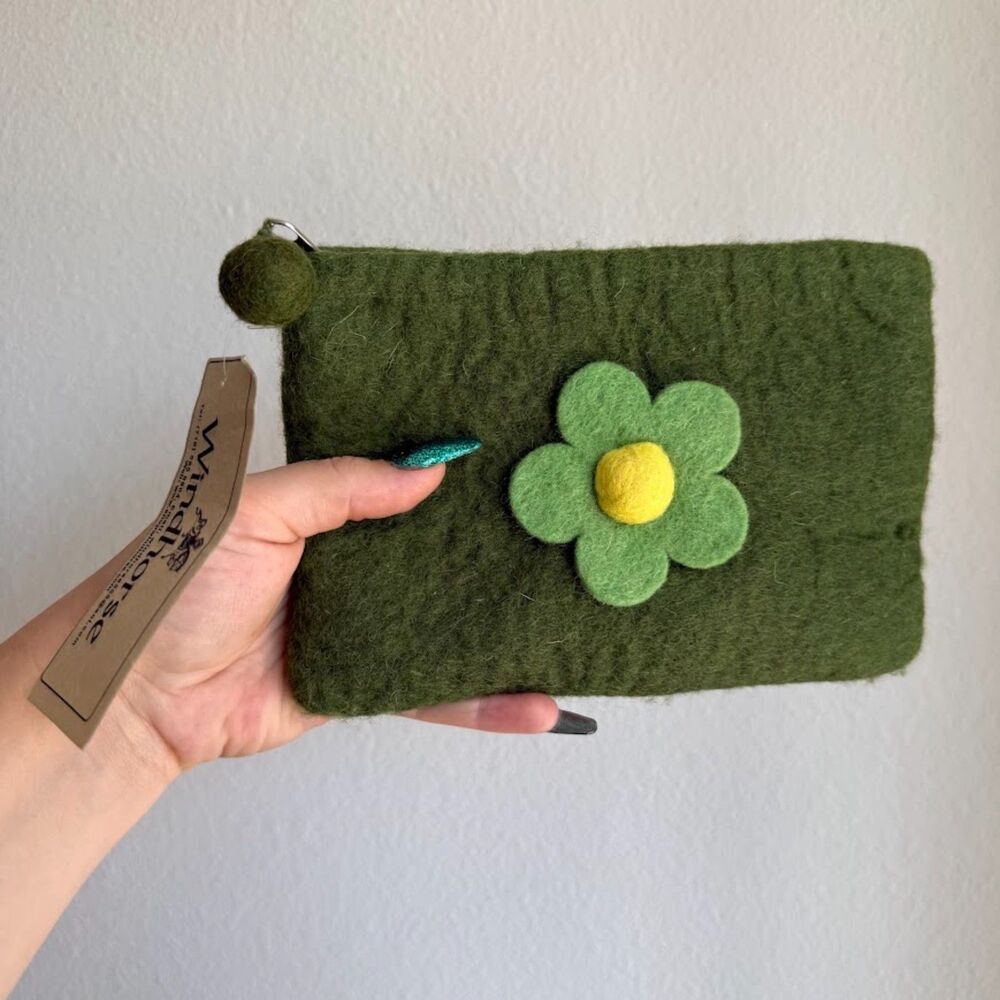 Vintage Nepal Handmade Felt flower & bauble zip Pouch in green lime & yellow nwt